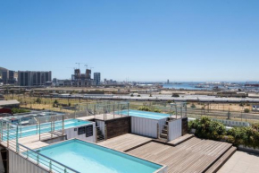 Modern Two Bedroom Unit, Mountain & Harbour Views
